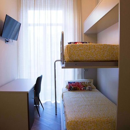 Rooms Garibaldi Nápoles Exterior foto